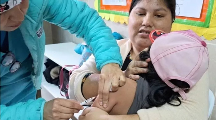Gobierno declaró emergencia sanitaria de 90 días por la expansión del sarampión en Perú